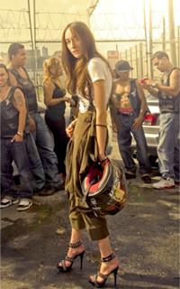 Sarah Natochenny feet photo 2