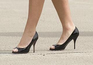 Sarah Palin feet photo thumbnail