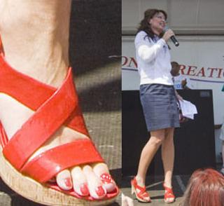 Sarah Palin feet photo thumbnail
