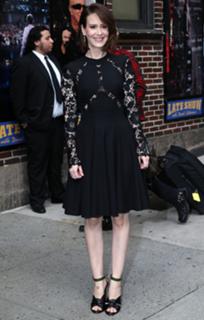 Sarah Paulson feet photo thumbnail