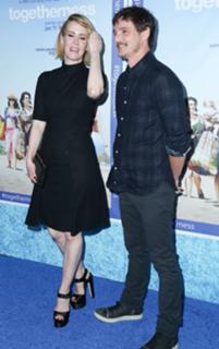 Sarah Paulson feet photo thumbnail