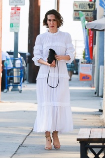 Sarah Paulson feet photo thumbnail