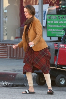 Sarah Paulson feet photo thumbnail