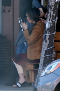 Sarah Paulson feet photo thumbnail