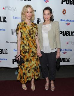 Sarah Paulson feet photo thumbnail