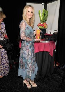 Sarah Paulson feet photo thumbnail