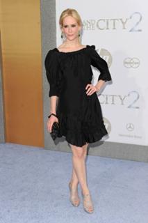 Sarah Paulson feet photo thumbnail