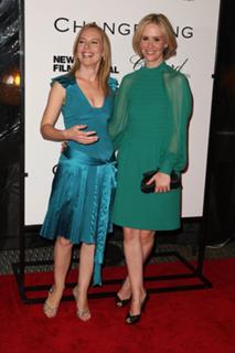 Sarah Paulson feet photo thumbnail