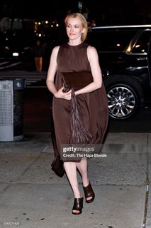 Sarah Pidgeon feet photo 17