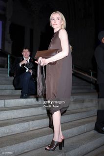Sarah Pidgeon feet photo 13