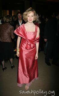 Sarah Polley feet photo thumbnail