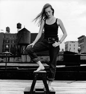 Sarah Polley feet photo thumbnail