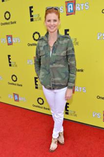 Sarah Rafferty feet photo thumbnail