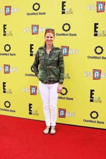Sarah Rafferty feet photo thumbnail