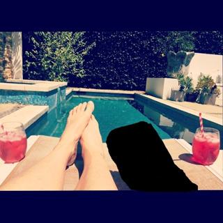 Sarah Rafferty feet photo thumbnail