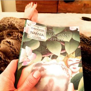 Sarah Rafferty feet photo thumbnail