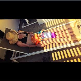 Sarah Rafferty feet photo thumbnail
