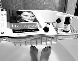 Sarah Rafferty feet photo thumbnail