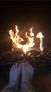 Sarah Rafferty feet photo thumbnail
