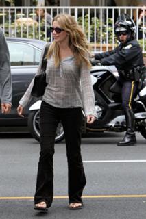 Sarah Roemer feet photo thumbnail