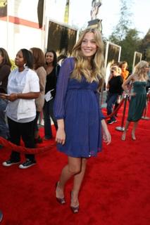 Sarah Roemer feet photo thumbnail