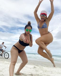 Sarah Schreiber feet photo 9