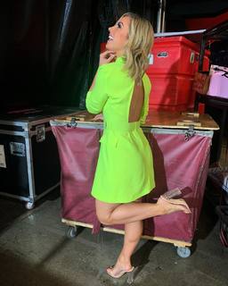 Sarah Schreiber feet photo 6