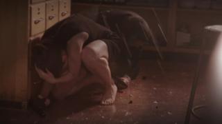 Sarah Shahi feet photo thumbnail