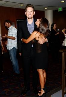 Sarah Shahi feet photo thumbnail