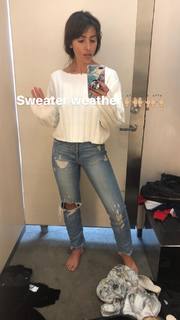 Sarah Shahi feet photo thumbnail