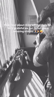 Sarah Shahi feet photo thumbnail