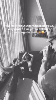 Sarah Shahi feet photo thumbnail