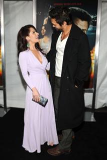 Sarah Shahi feet photo thumbnail