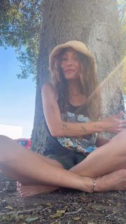Sarah Shahi feet photo 14
