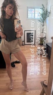 Sarah Shahi feet photo 7