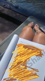 Sarah Shahi feet photo 6