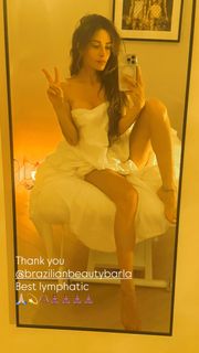 Sarah Shahi feet photo 1