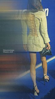 Sarah Shahi feet photo 17