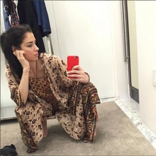 Sarah Silverman feet photo thumbnail