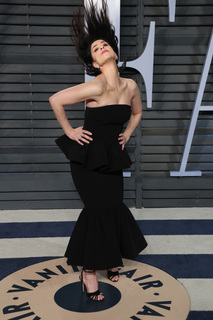 Sarah Silverman feet photo thumbnail