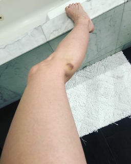 Sarah Silverman feet photo thumbnail
