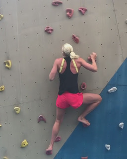 Sarah Sjöström feet photo 9