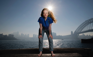 Sarah Snook feet photo thumbnail