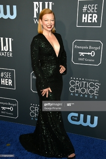 Sarah Snook feet photo thumbnail