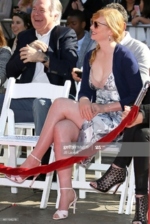 Sarah Snook feet photo thumbnail