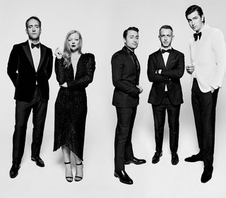 Sarah Snook feet photo thumbnail