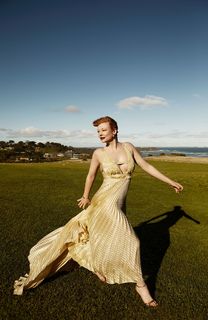 Sarah Snook feet photo thumbnail