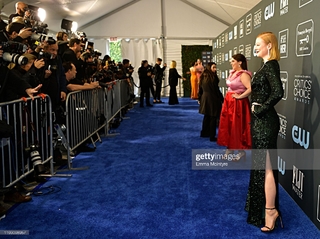 Sarah Snook feet photo thumbnail