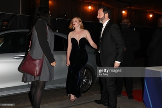 Sarah Snook feet photo thumbnail