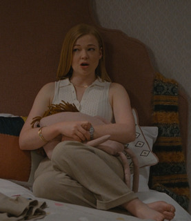 Sarah Snook feet photo thumbnail